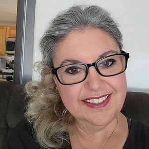 Meet your Posher, Corina